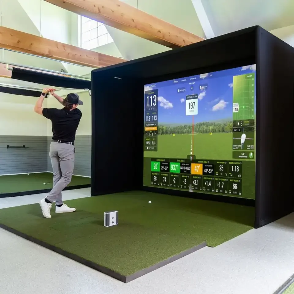 Indoor Home Golf Simulator System with 3D Projection Screen for Virtual Golf