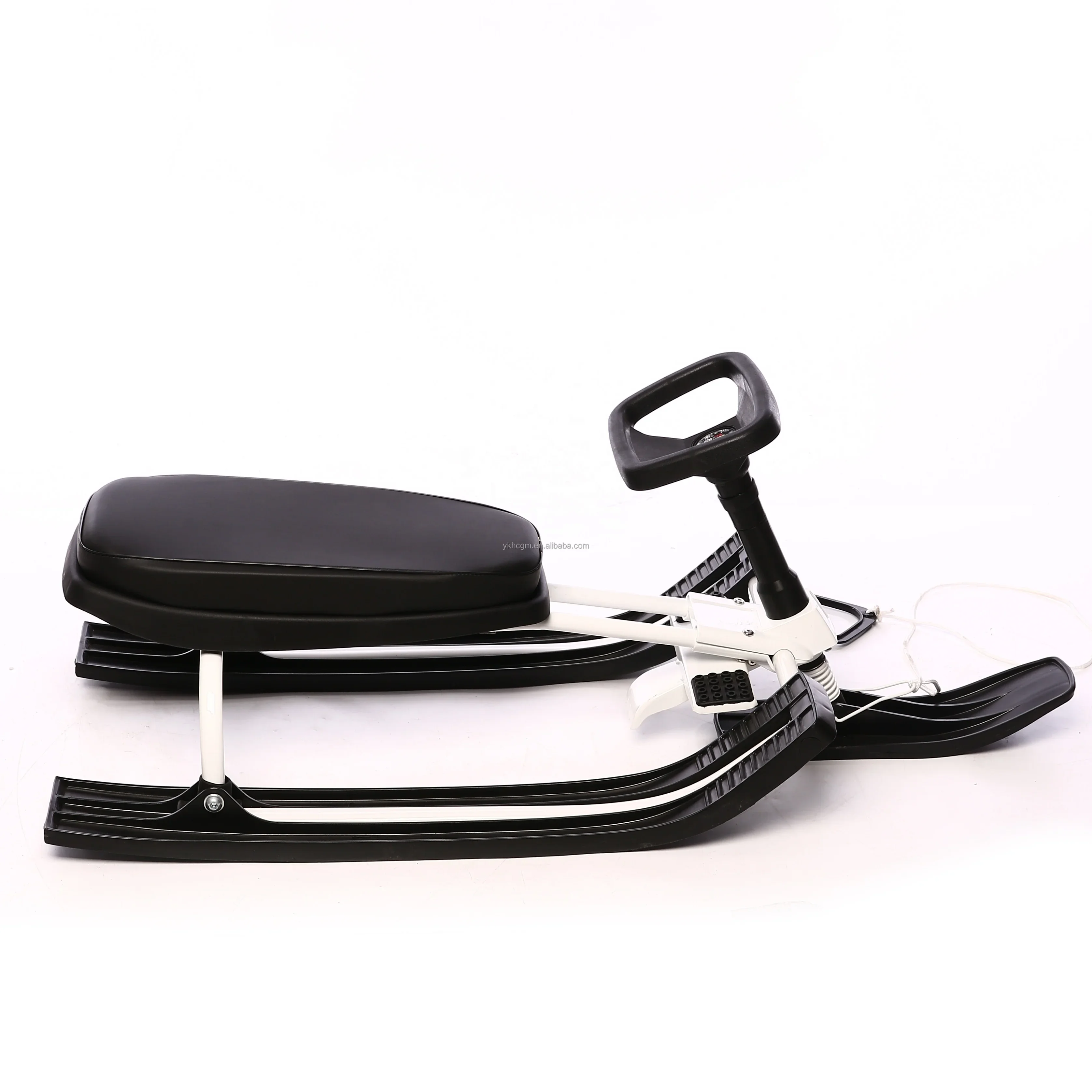 Fashionable Plastic Sledge with Brakes for Winter Skiing and Snow Sports