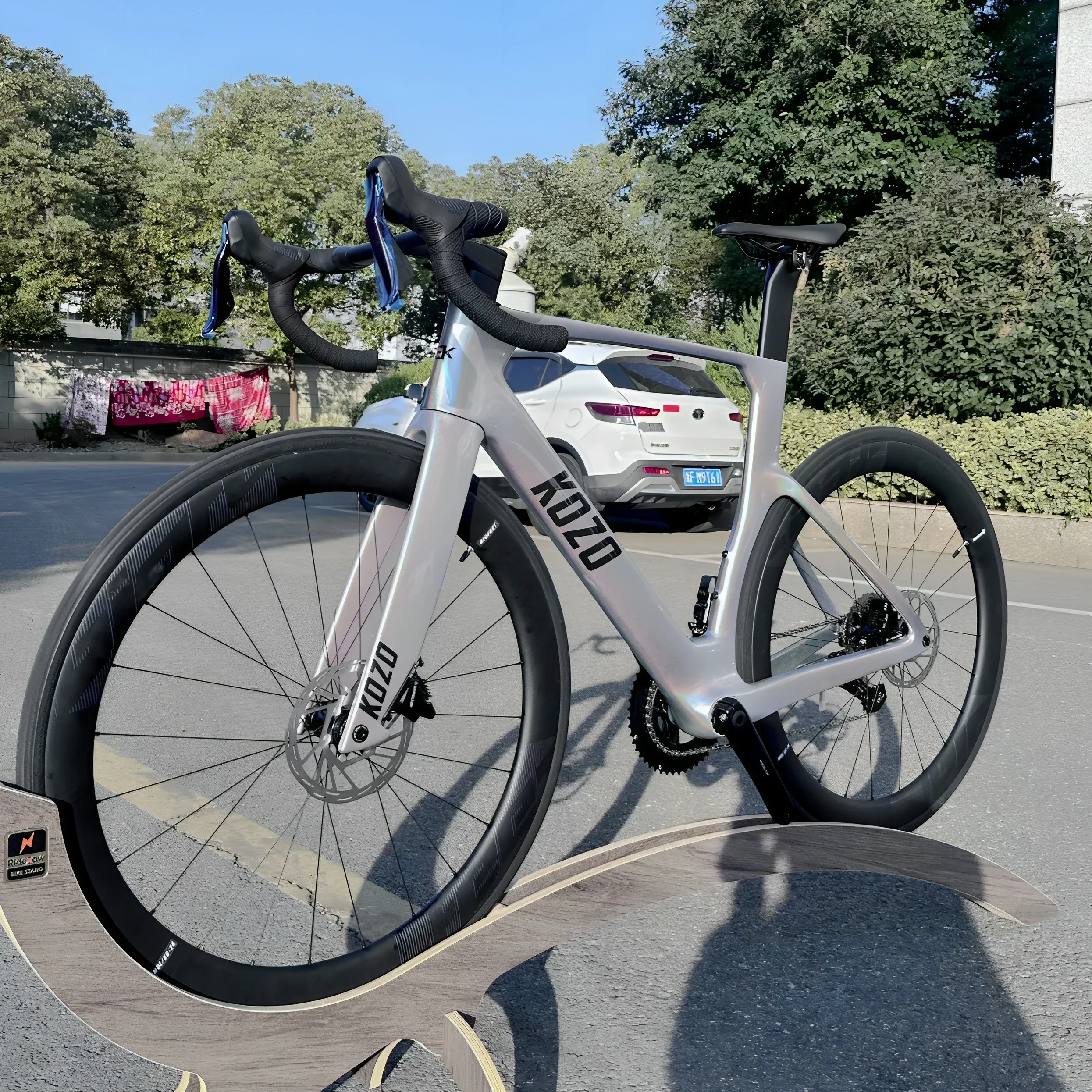 KOZO Factory Direct Sale: High Modulus Carbon Fiber Road Bike - Customizable Colors & Configurations